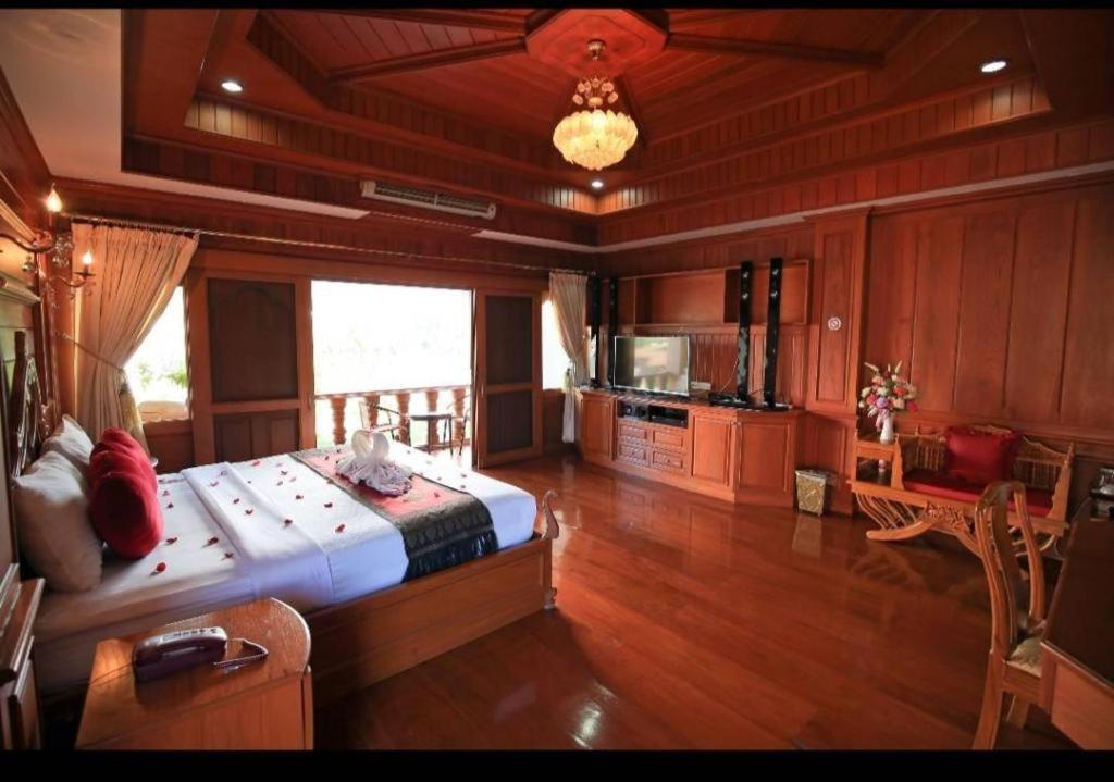 Ngamta Hotel Mae Hong Son Exterior photo