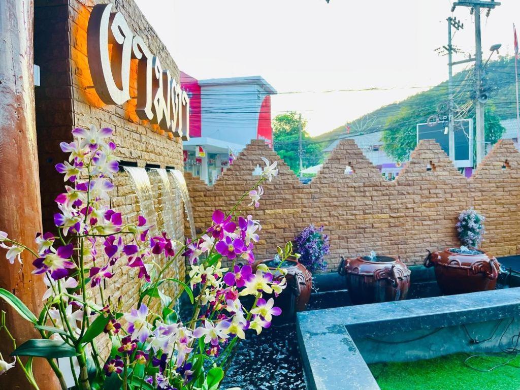 Ngamta Hotel Mae Hong Son Exterior photo